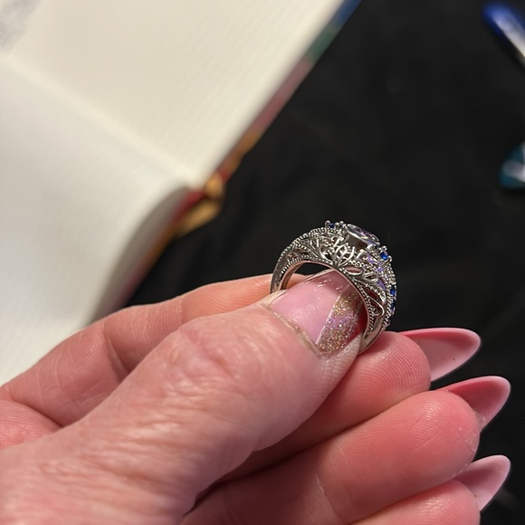 Ring - Picture 2 of 5